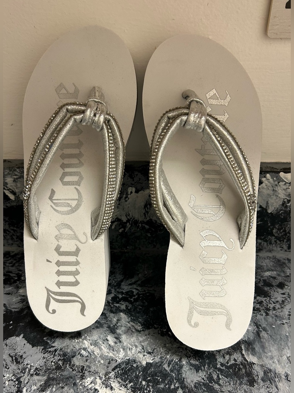 Juicy Couture White & Silver Platform Wedge Flip Flops - NWOT